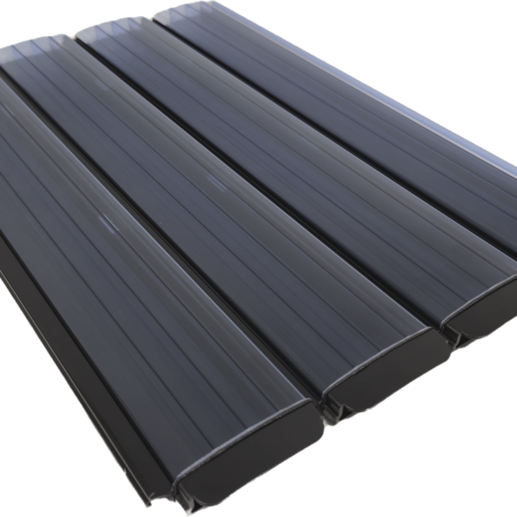 PCS polycarbonaat solar lamellen Blue met blauw getinte bovenzijde, anti-alguitvoering